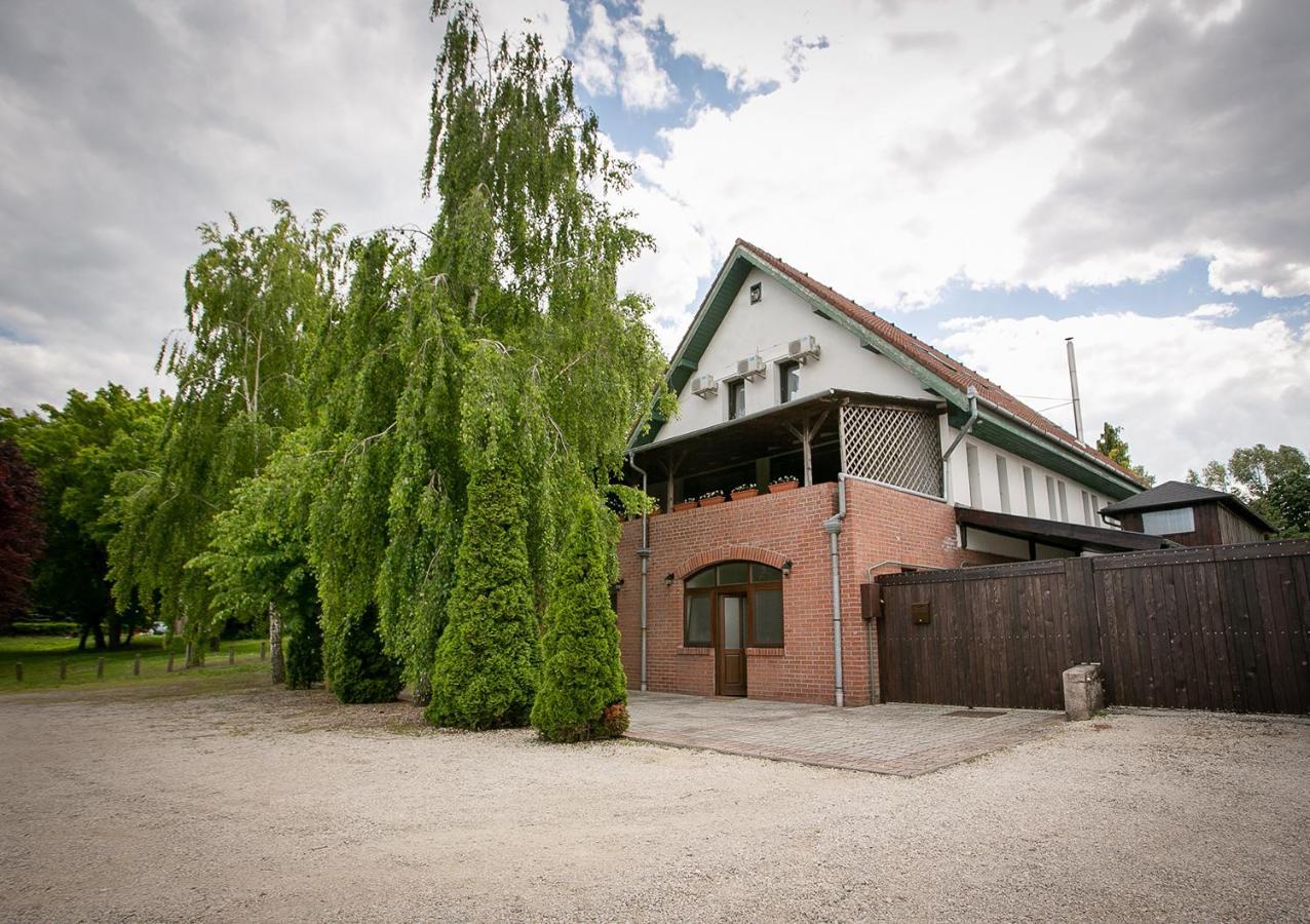 Forras Vendeghaz Villa Dunaegyhaza Buitenkant foto